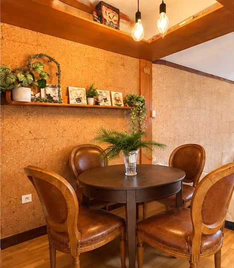 Le coin repas, quatre places.